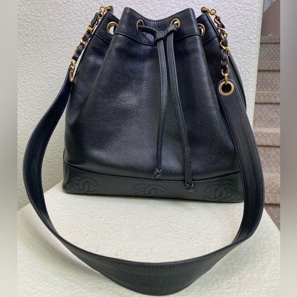 Chanel Bucket Bag VINTAGE 24k HW - Picture 2 of 9